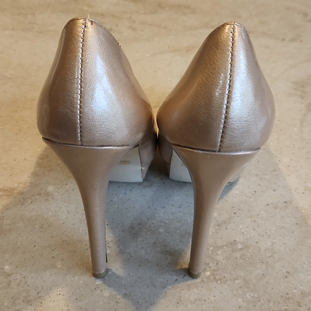 2010s Penny Loves Kenny size 8.5 gold/champagne platform heels - Picture 3 of 11
